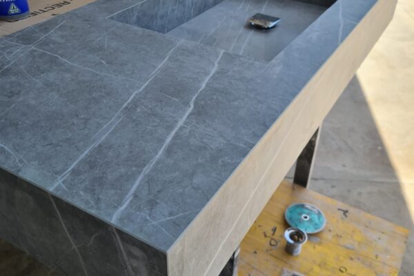 TOP BAGNO NEOLITH ZAHA STONE SU MISURA